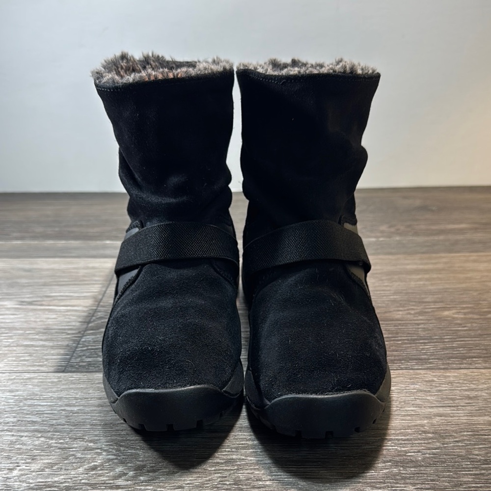 Nike Black Suede Winter Boots